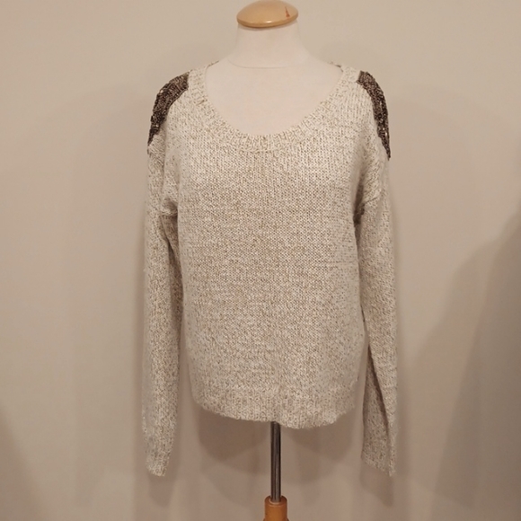 Guess Gold Metallic & Ivory Sweater w/Beaded Shoulder Epaulettes- Sz. Med - Picture 3 of 14
